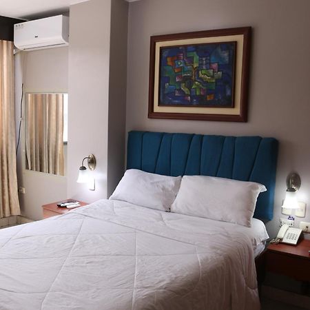 Tropical Inn Hotel กวายากิล ภายนอก รูปภาพ