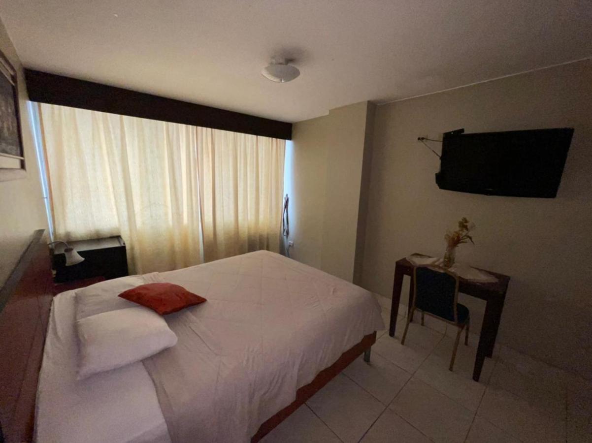 Tropical Inn Hotel กวายากิล ภายนอก รูปภาพ
