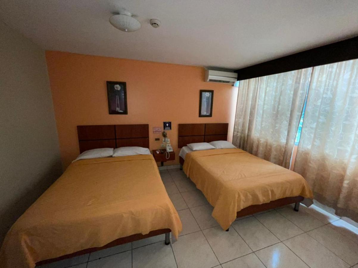 Tropical Inn Hotel กวายากิล ภายนอก รูปภาพ