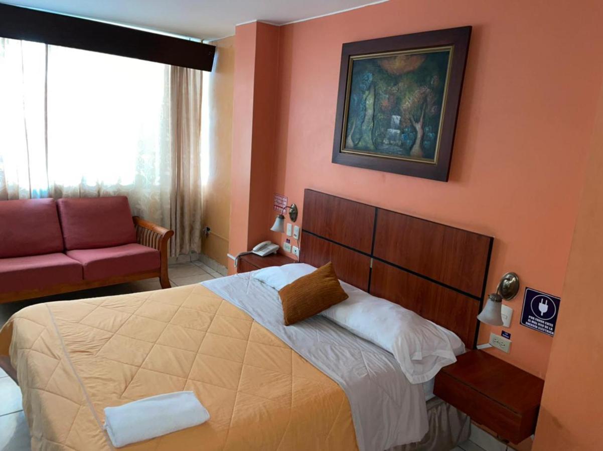 Tropical Inn Hotel กวายากิล ภายนอก รูปภาพ