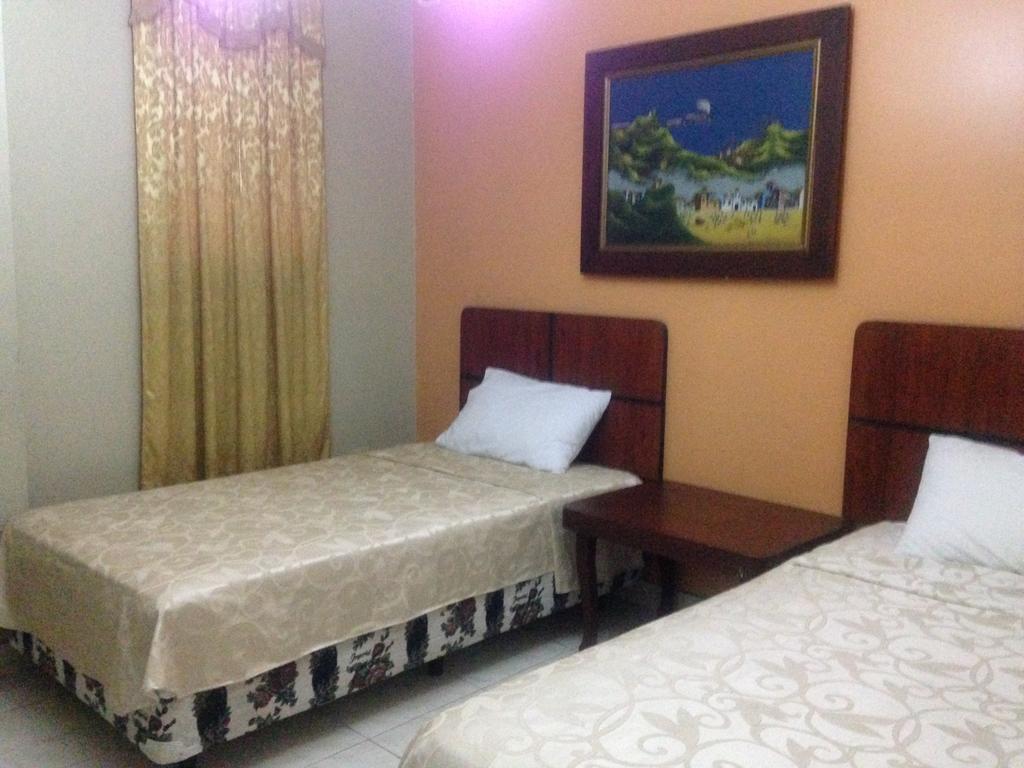 Tropical Inn Hotel กวายากิล ภายนอก รูปภาพ
