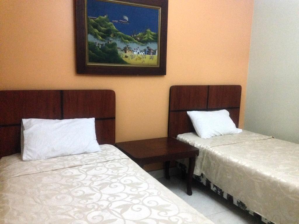 Tropical Inn Hotel กวายากิล ภายนอก รูปภาพ