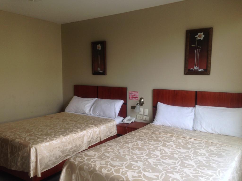 Tropical Inn Hotel กวายากิล ภายนอก รูปภาพ