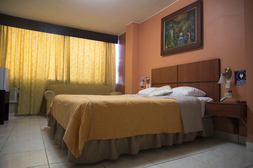 Tropical Inn Hotel กวายากิล ภายนอก รูปภาพ