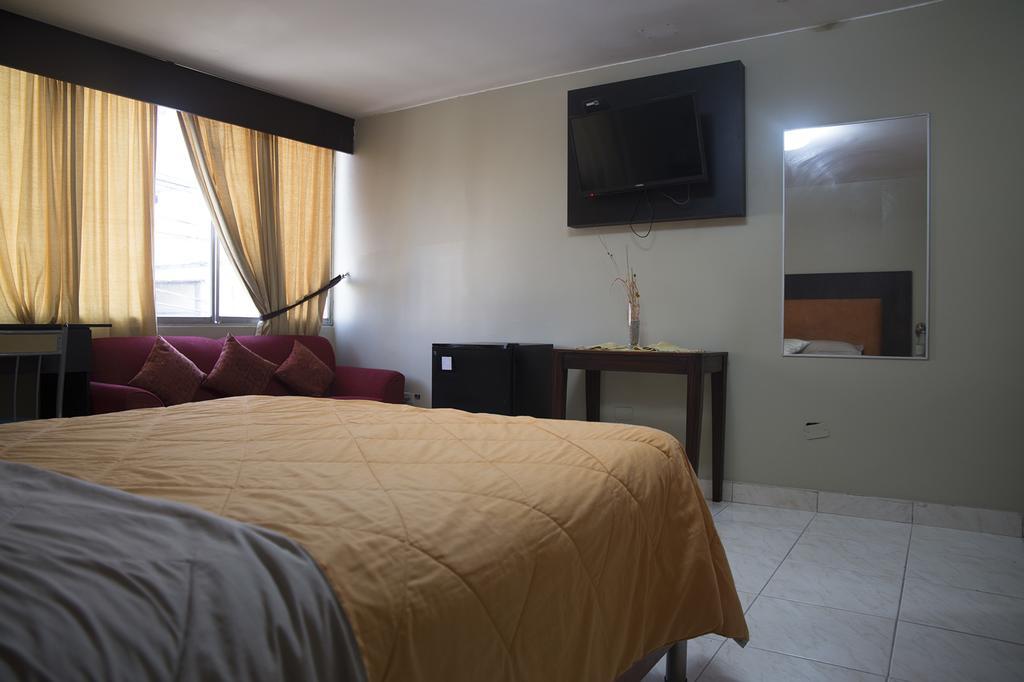Tropical Inn Hotel กวายากิล ภายนอก รูปภาพ