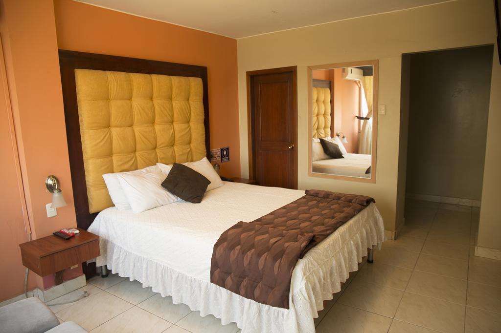 Tropical Inn Hotel กวายากิล ภายนอก รูปภาพ