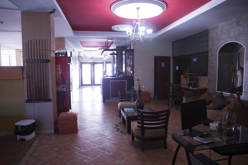 Tropical Inn Hotel กวายากิล ภายนอก รูปภาพ