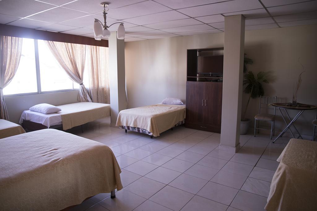 Tropical Inn Hotel กวายากิล ภายนอก รูปภาพ
