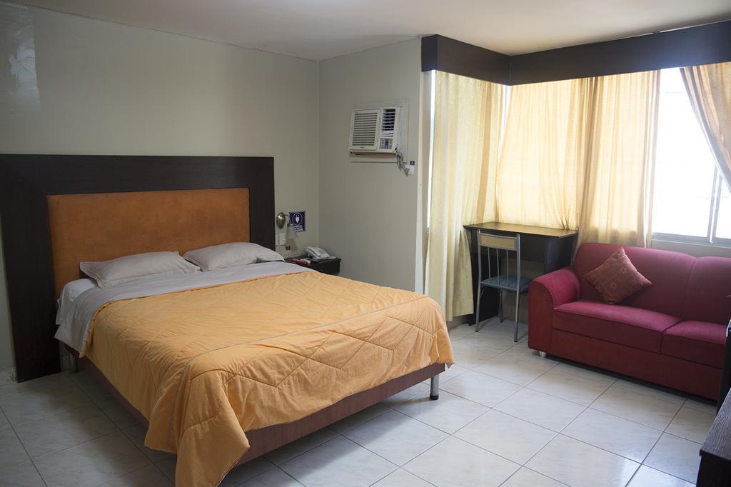 Tropical Inn Hotel กวายากิล ภายนอก รูปภาพ