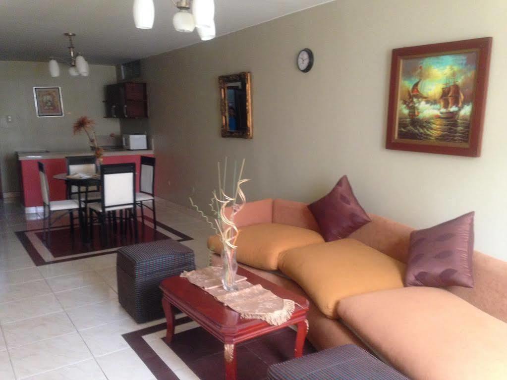 Tropical Inn Hotel กวายากิล ภายนอก รูปภาพ